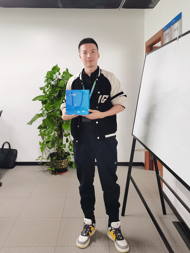人力资源部-李硕.jpg